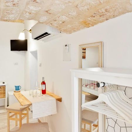 San Nicola Clemente Private Room Bari Buitenkant foto